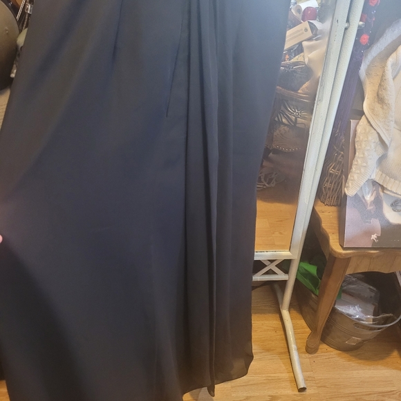 Gown - Picture 15 of 16